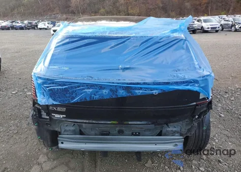 2025 Volvo Ex30 Ultra z USA, uszkodzony, nr VIN YV4EK3ZL7SS132370